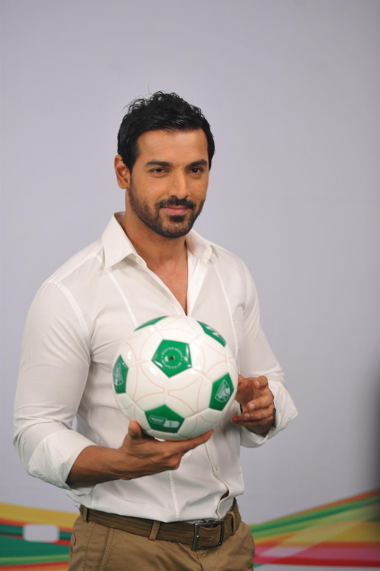 John-Abraham-At-Indias-Biggest-Football-Hangout-Event-5