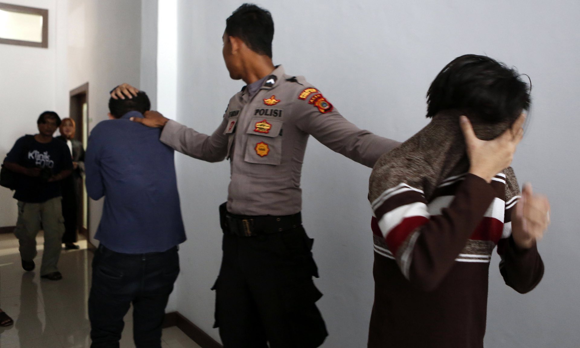 Jakarta frauen suchen männer