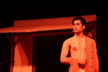 Hindi Play dushyantapriya